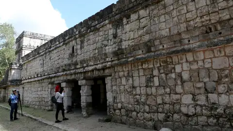 Fotografía de la zona de Chichen Viejo, en la zona arqueológica de Chichen Itza Fotografía de la zona de Chichen Viejo, en la zona arqueológica de Chichen Itza