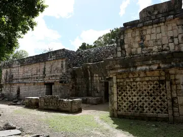 Fotografía de la zona de Chichen Viejo, en la zona arqueológica de Chichen Itza Fotografía de la zona de Chichen Viejo, en la zona arqueológica de Chichen Itza