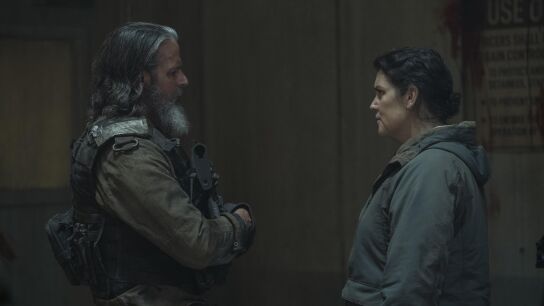 Katheleen (Melanie Lynskey) es la líder de los Cazadores en 'The last of us'.