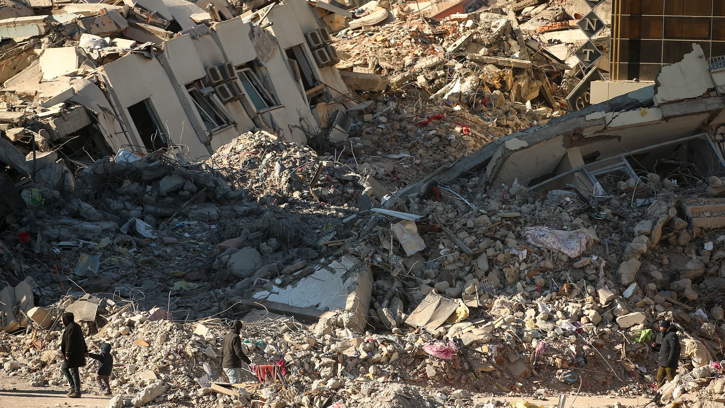 Un edificio derruido tras el terremoto en Adiyaman, Turquía Un edificio derruido tras el terremoto en Adiyaman, Turquía