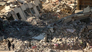Un edificio derruido tras el terremoto en Adiyaman, Turquía
