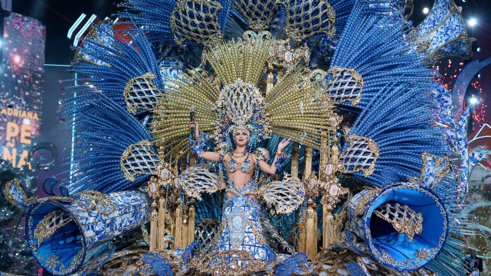 Carnaval de Santa Cruz de Tenerife As es la nueva reina Adriana Pe a