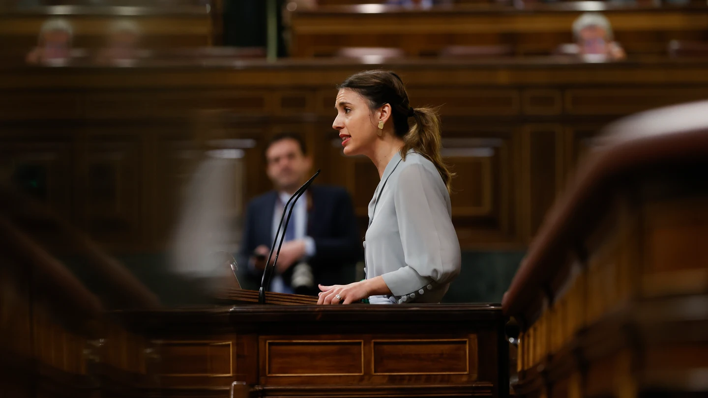 La ministra de Igualdad, Irene Montero, interviene en el pleno del Congreso que debate y vota para su aprobación definitiva el proyecto de la ley del aborto. La ministra de Igualdad, Irene Montero, interviene en el pleno del Congreso que debate y vota para su aprobación definitiva el proyecto de la ley del aborto.