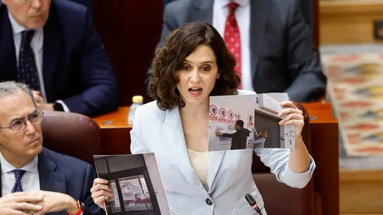 Ayuso carga contra las pancartas y recogidas de firmas en centros de salud: "Es asqueroso" Ayuso carga contra las pancartas y recogidas de firmas en centros de salud: "Es asqueroso"