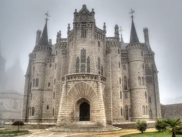 Visitamos el Palacio Episcopal de Astorga, un edificio diseñado por Antoni Gaudí Visitamos el Palacio Episcopal de Astorga, un edificio diseñado por Antoni Gaudí