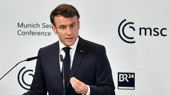 Macron llama a Europa a "invertir masivamente" en defensa Macron llama a Europa a "invertir masivamente" en defensa