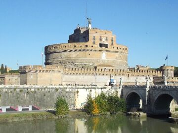 La curiosa leyenda que esconde el Ángel del Castillo Sant’Angelo de Roma