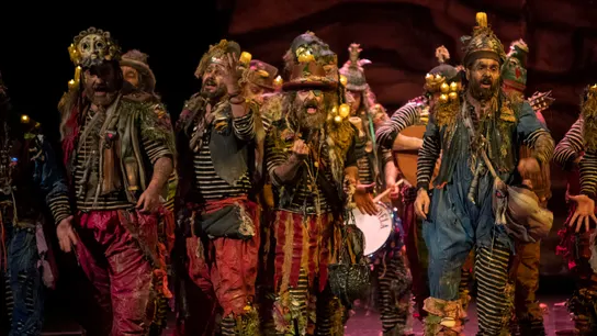 La comparsa 'La ciudad invisible' durante su actuación este viernes en el teatro Falla en la Gran Final del COAC 2023. La comparsa 'La ciudad invisible' durante su actuación este viernes en el teatro Falla en la Gran Final del COAC 2023.