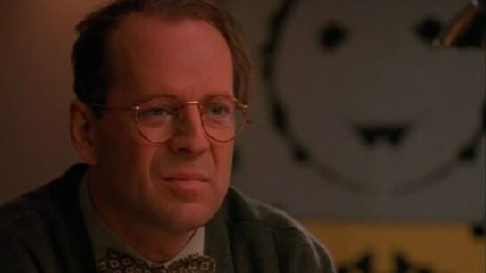 Bruce Willis apareció en 'Ally McBeal' interpretando a un antipático psicólogo.