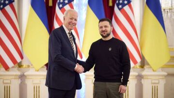 Encuentro del presidente Biden y Zelenski en una visita sorpresa a Ucrania