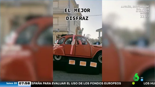 Shakira, Piqué, Clara Chía, un Twingo y un Casio: el disfraz de Carnaval más divertido de este año Shakira, Piqué, Clara Chía, un Twingo y un Casio: el disfraz de Carnaval más divertido de este año