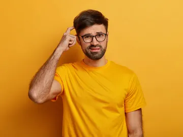 Chico joven confuso Chico joven confuso