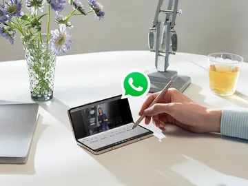 WhatsApp en un Galaxy Fold WhatsApp en un Galaxy Fold