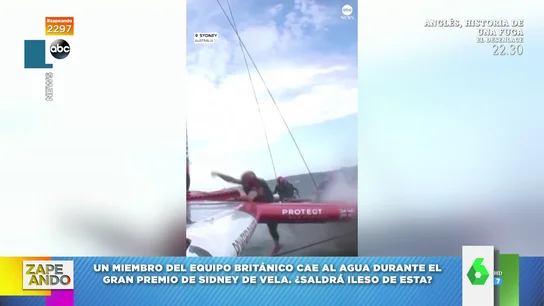 El angustioso momento en el que un hombre cae al agua en una carrera de catamaranes El angustioso momento en el que un hombre cae al agua en una carrera de catamaranes