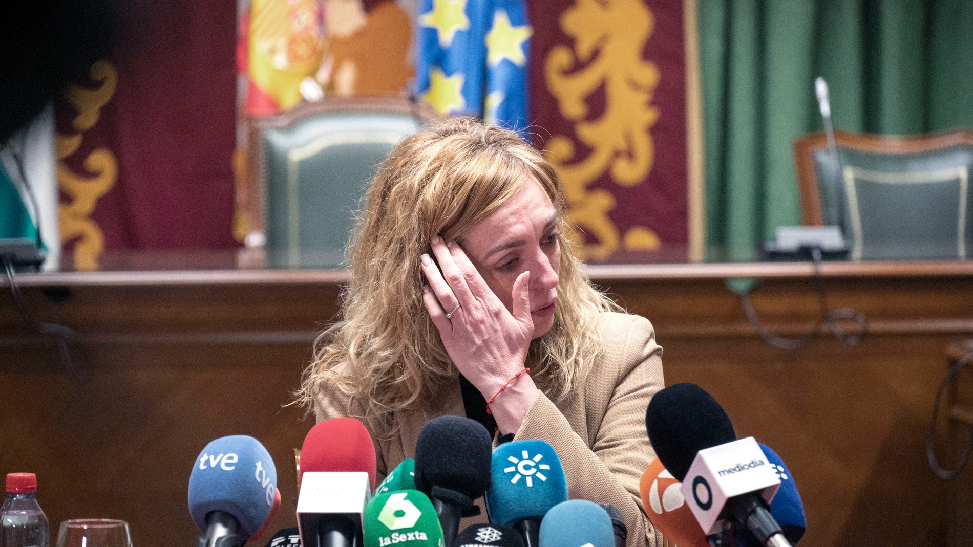 La alcaldesa de Maracena (Granada), Berta Linares (PSOE), durante su rueda de prensa
