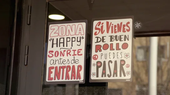 "Zona happy": el cartel de bienvenida de 'Los 5 sentidos' contrasta con cómo reciben a Alberto Chicote "Zona happy": el cartel de bienvenida de 'Los 5 sentidos' contrasta con cómo reciben a Alberto Chicote