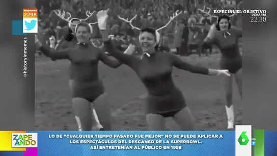 La surrealista actuación de 5 mujeres en el intermedio de un evento deportivo La surrealista actuación de 5 mujeres en el intermedio de un evento deportivo