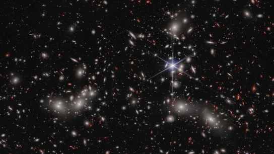 El James Webb detecta galaxias superviejas que no deberían existir y ponen en cuestión el origen del universo El James Webb detecta galaxias superviejas que no deberían existir y ponen en cuestión el origen del universo