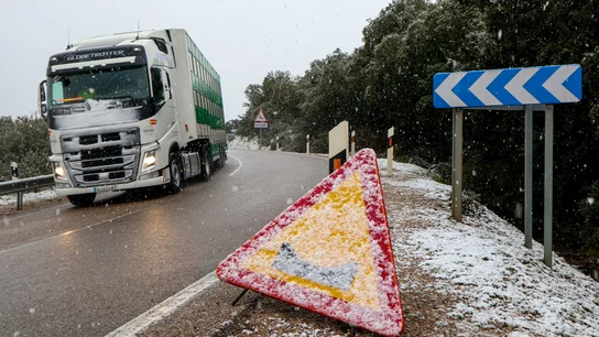 Nieve a la altura del Puente de la Estrella en el término municipal de San Cebrián De Castro (Zamora) Nieve a la altura del Puente de la Estrella en el término municipal de San Cebrián De Castro (Zamora)