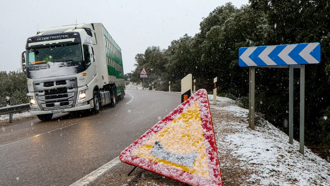 Nieve a la altura del Puente de la Estrella en el término municipal de San Cebrián De Castro (Zamora) 