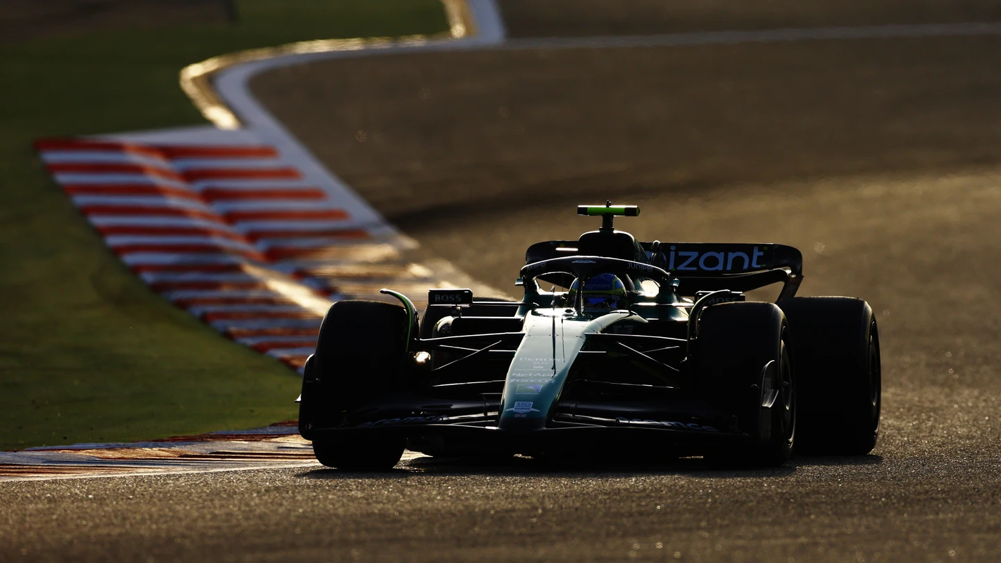 Fernando Alonso rodando en Baréin Fernando Alonso rodando en Baréin