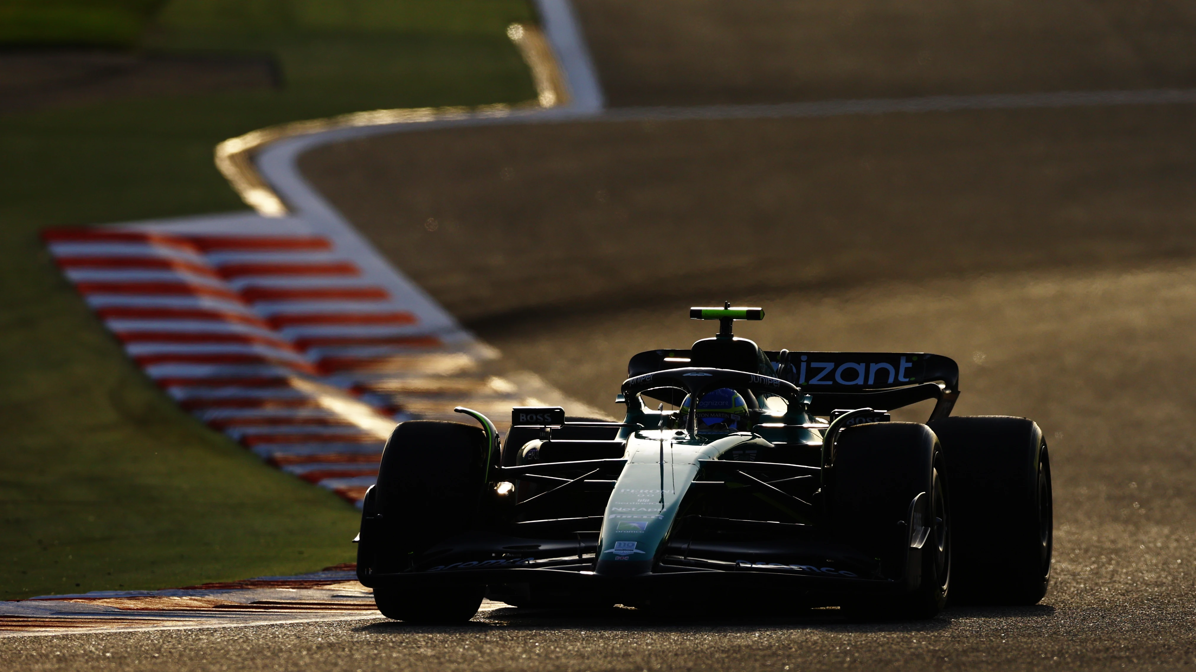 Fernando Alonso rodando en Baréin