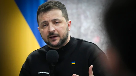 Zelenski elogia a Sánchez tras su visita a Ucrania: "Fue uno de los primeros en venir, hemos ido trabajando a la par" Zelenski elogia a Sánchez tras su visita a Ucrania: "Fue uno de los primeros en venir, hemos ido trabajando a la par"