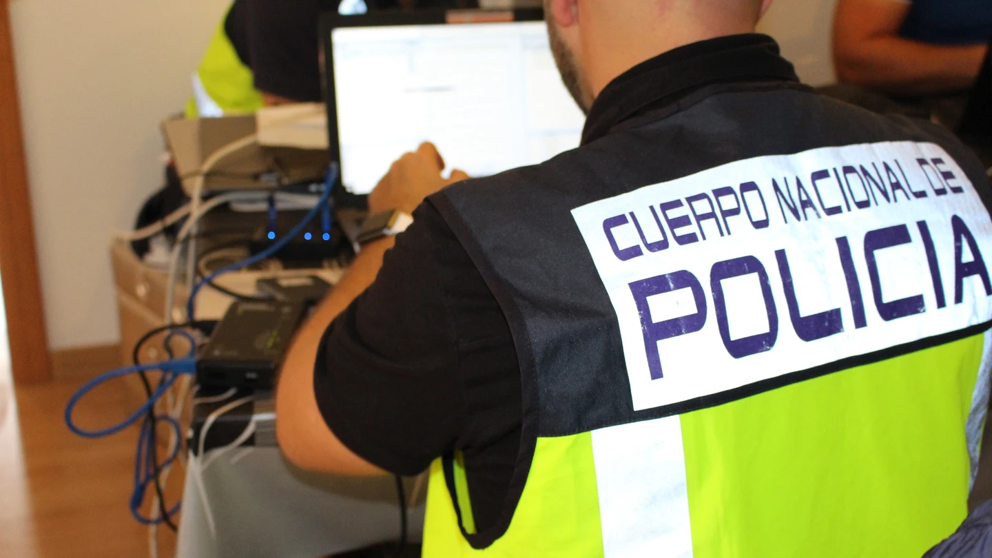 Imagen de archivo de un agente de la Policía Nacional. Imagen de archivo de un agente de la Policía Nacional.