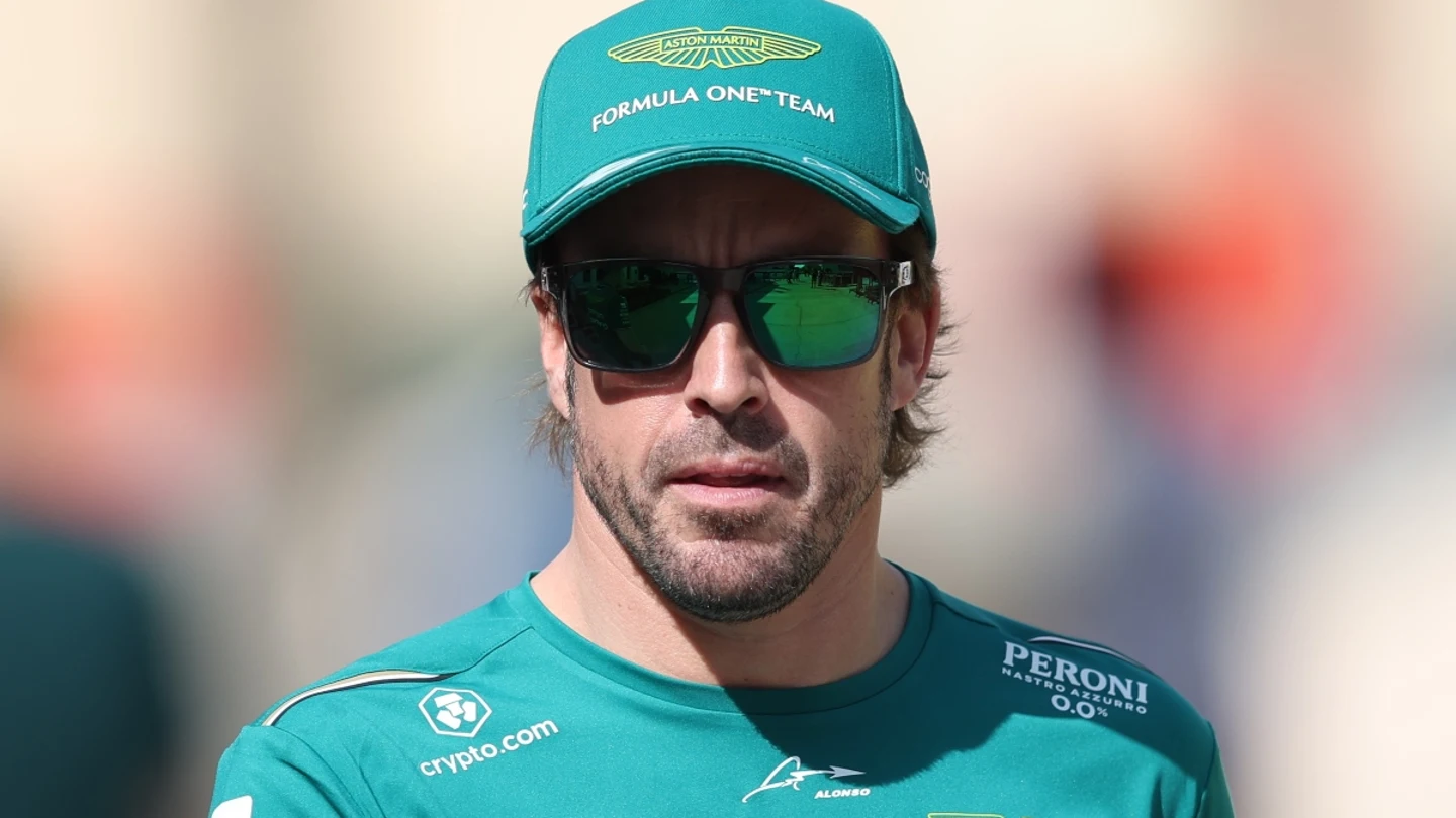 Fernando Alonso, con los colores de Aston Martin Fernando Alonso, con los colores de Aston Martin