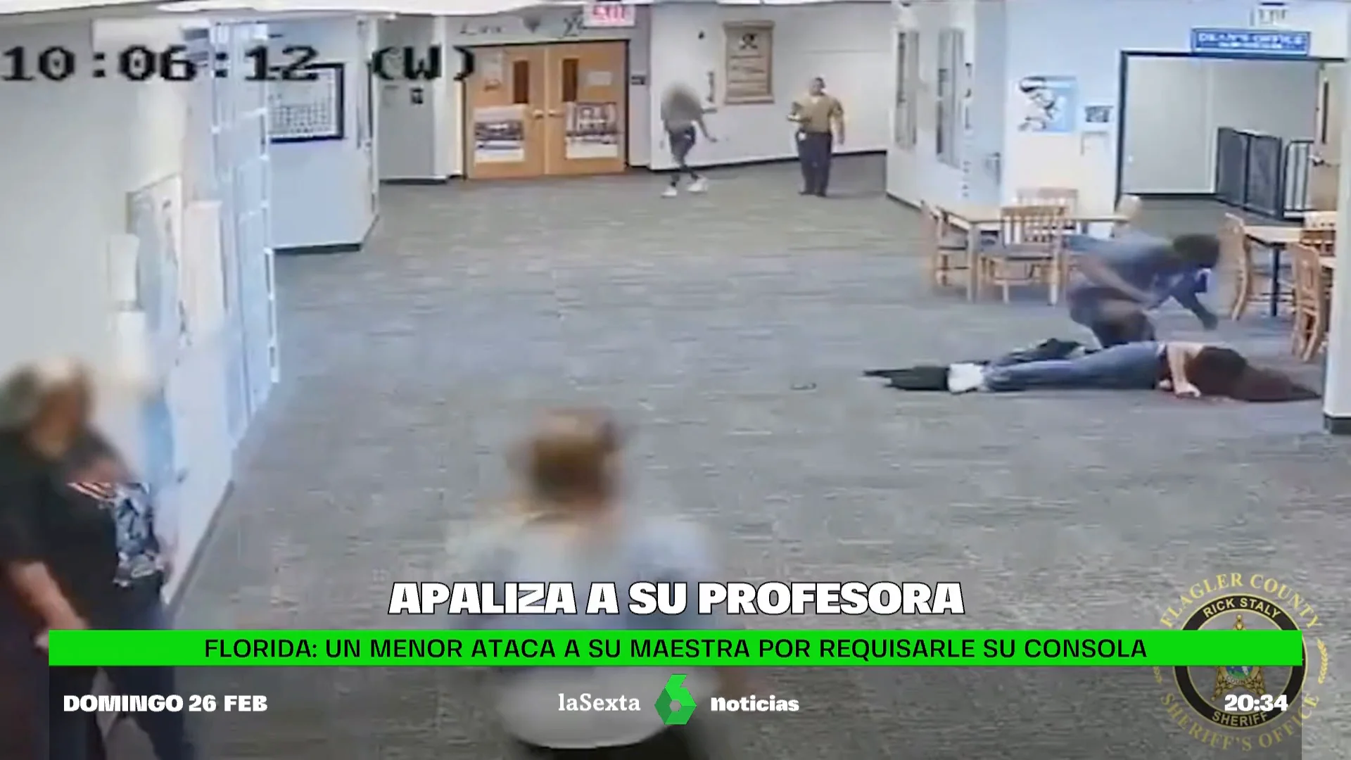 Un menor ataca a su profesora