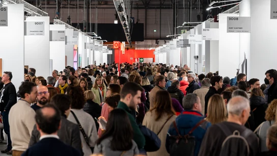 Cientos de personas visitan la feria ARCOmadrid 2023 Cientos de personas visitan la feria ARCOmadrid 2023