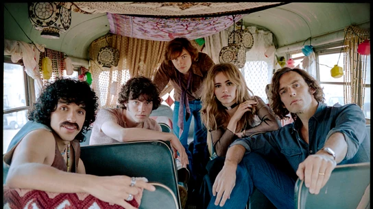 'Todos quieren a Daisy Jones' de Disney+, la historia de rock&roll sobre cómo el mundo se desmorona cuando por fin alcanzamos nuestros sueños 'Todos quieren a Daisy Jones' de Disney+, la historia de rock&roll sobre cómo el mundo se desmorona cuando por fin alcanzamos nuestros sueños