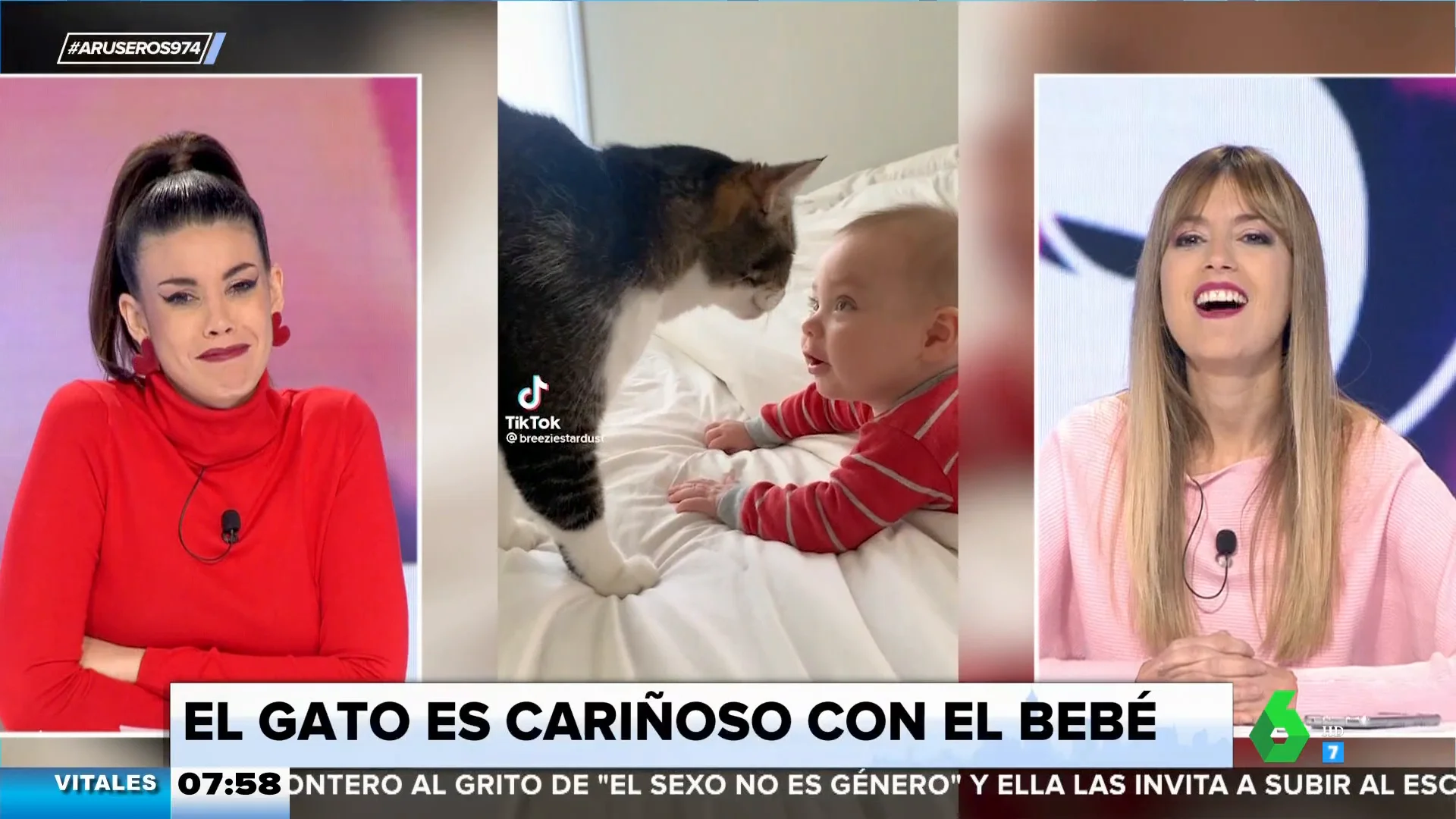 Los gatos también son cariñosos con los bebés y este es el vídeo viral que lo demuestra