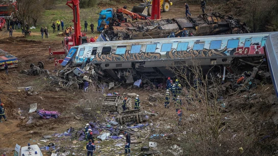 Un tren colisiona cerca de la ciudad de Larissa, Grecia. Un tren colisiona cerca de la ciudad de Larissa, Grecia.