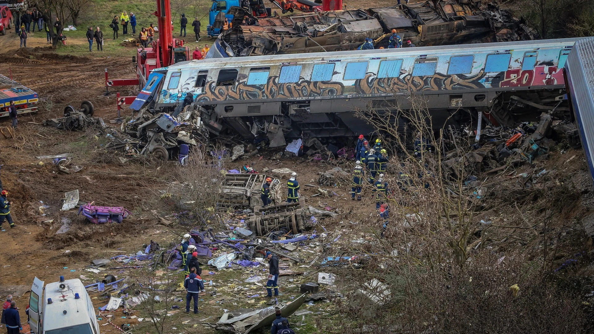 Un tren colisiona cerca de la ciudad de Larissa, Grecia.