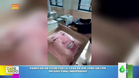 El cojín de Kim Jong-Un al que le das un puñetazo y 'sangra' por la nariz El cojín de Kim Jong-Un al que le das un puñetazo y 'sangra' por la nariz
