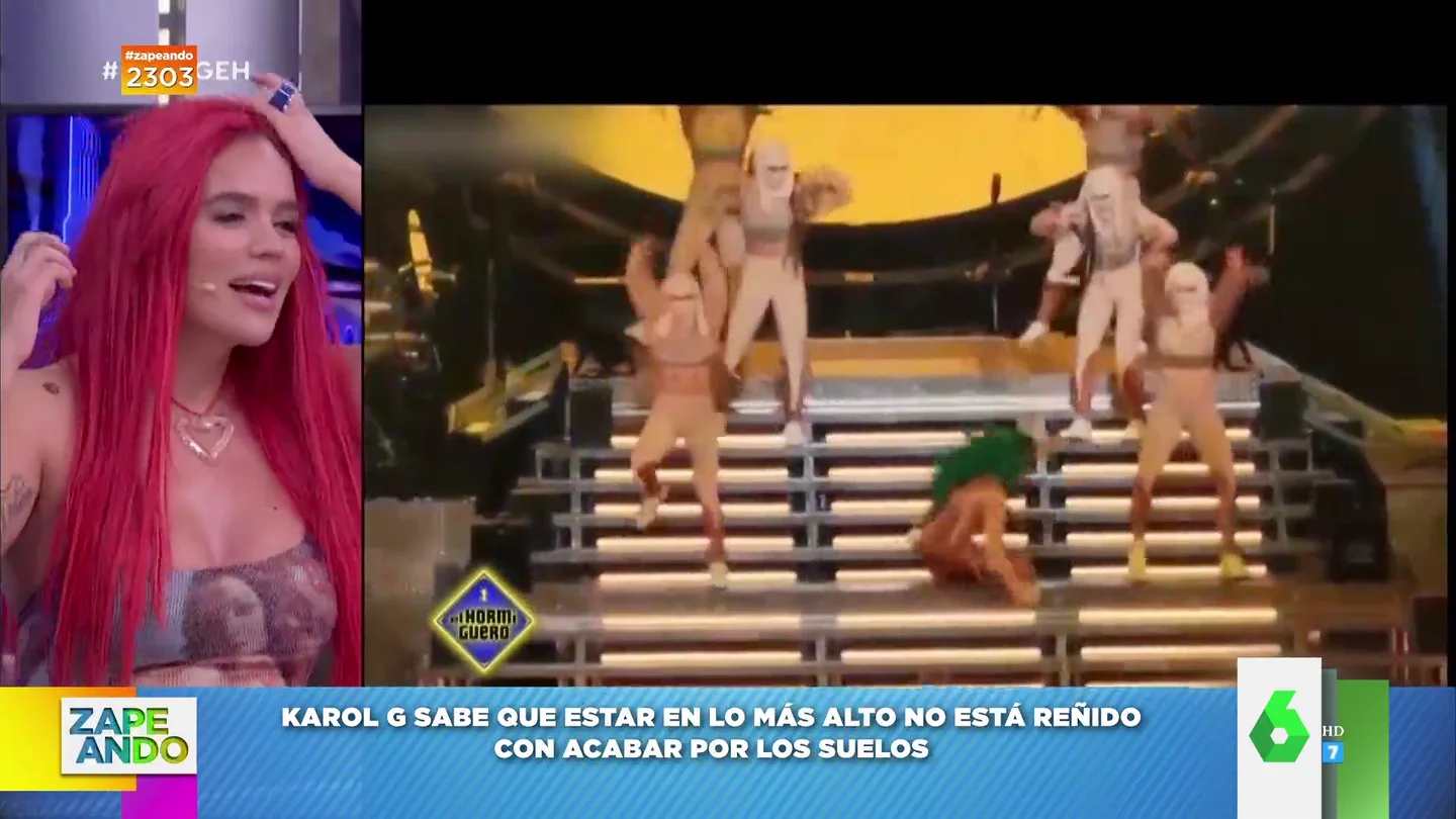 Karol G recuerda la dolorosa caída que sufrió en un concierto Karol G recuerda la dolorosa caída que sufrió en un concierto
