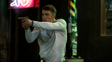 Gabriel Basso is Peter Sutherland in 'The Night Agent'.