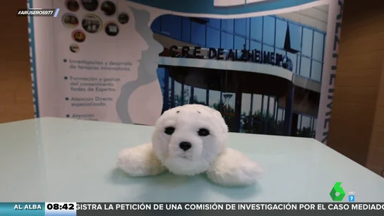 Una foca robot para tratar la depresión de pacientes con alzhéimer: un proyecto pionero liderado por España Una foca robot para tratar la depresión de pacientes con alzhéimer: un proyecto pionero liderado por España