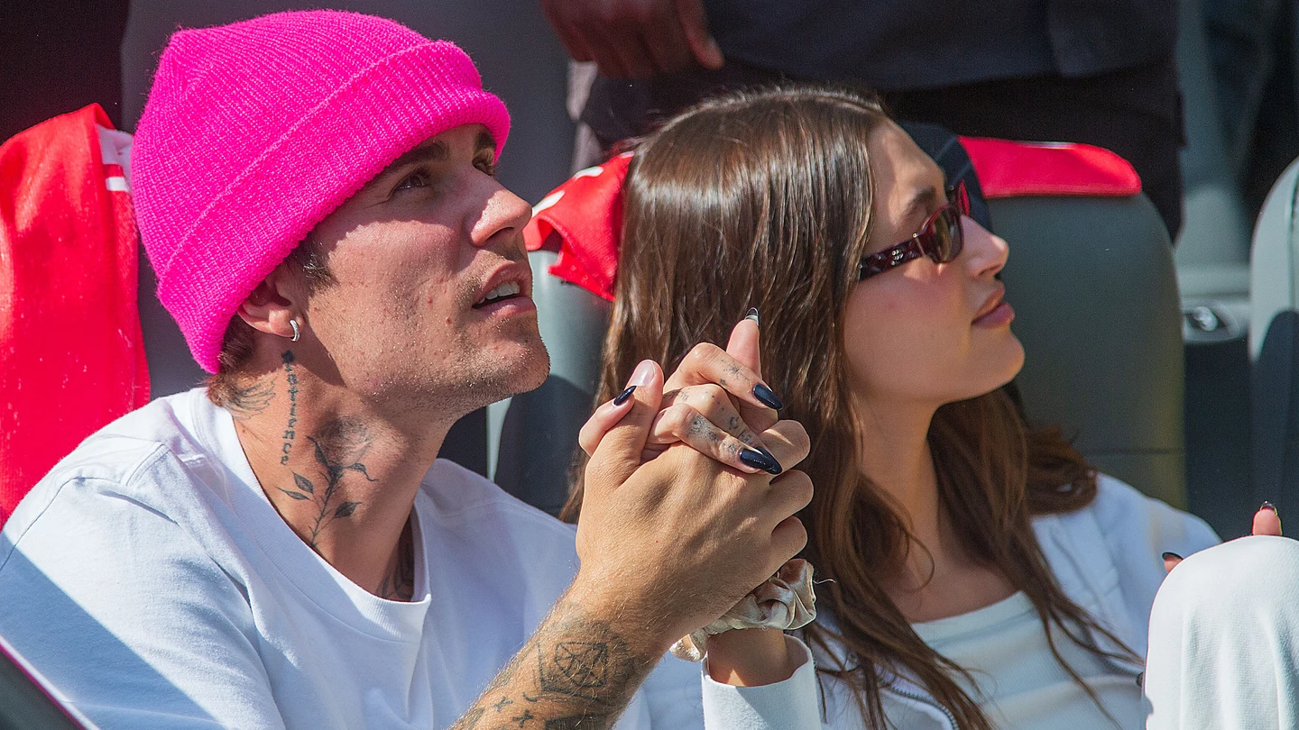El cantante canadiense Justin Bieber y la modelo estadounidense Hailey Bieber El cantante canadiense Justin Bieber y la modelo estadounidense Hailey Bieber