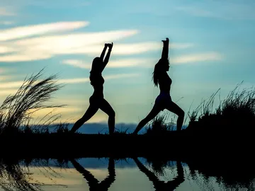 Mujeres haciendo ejercicio Mujeres haciendo ejercicio