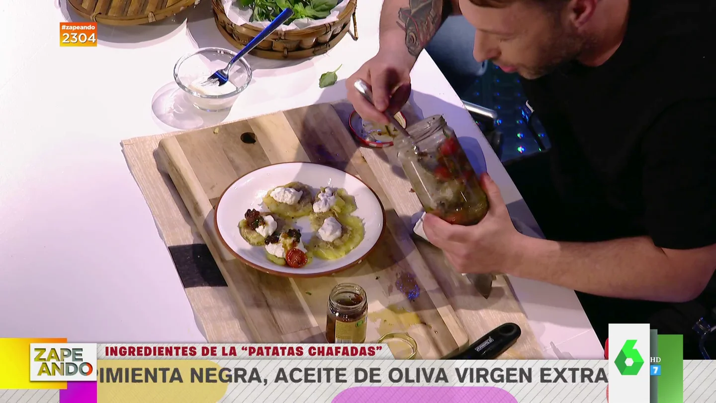 Gipsy Chef cocina patatas chafadas con salsa caprese Gipsy Chef cocina patatas chafadas con salsa caprese