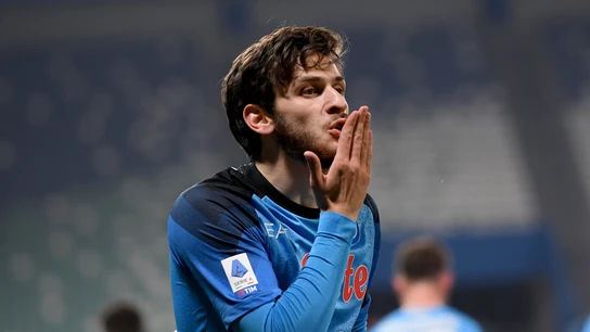 Kvaratskhelia celebrano un gol Kvaratskhelia celebrano un gol