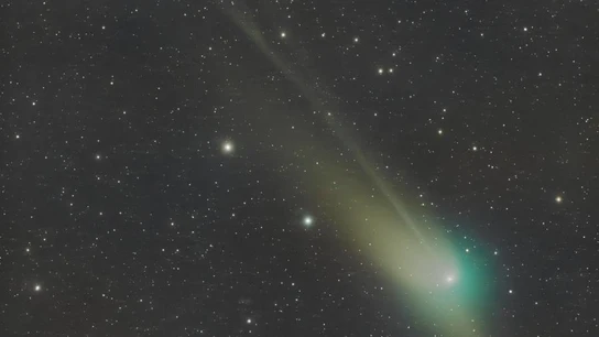 Recreación de un cometa en el espacio Recreación de un cometa en el espacio