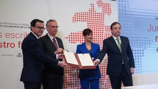 Don Benito y Villanueva de la Serena firman su fusión para ser una única ciudad en 2027 Don Benito y Villanueva de la Serena firman su fusión para ser una única ciudad en 2027