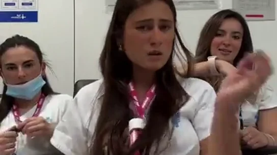 La Generalitat abre un expediente a una enfermera por criticar en TikTok la necesidad de tener el C1 de catalán La Generalitat abre un expediente a una enfermera por criticar en TikTok la necesidad de tener el C1 de catalán