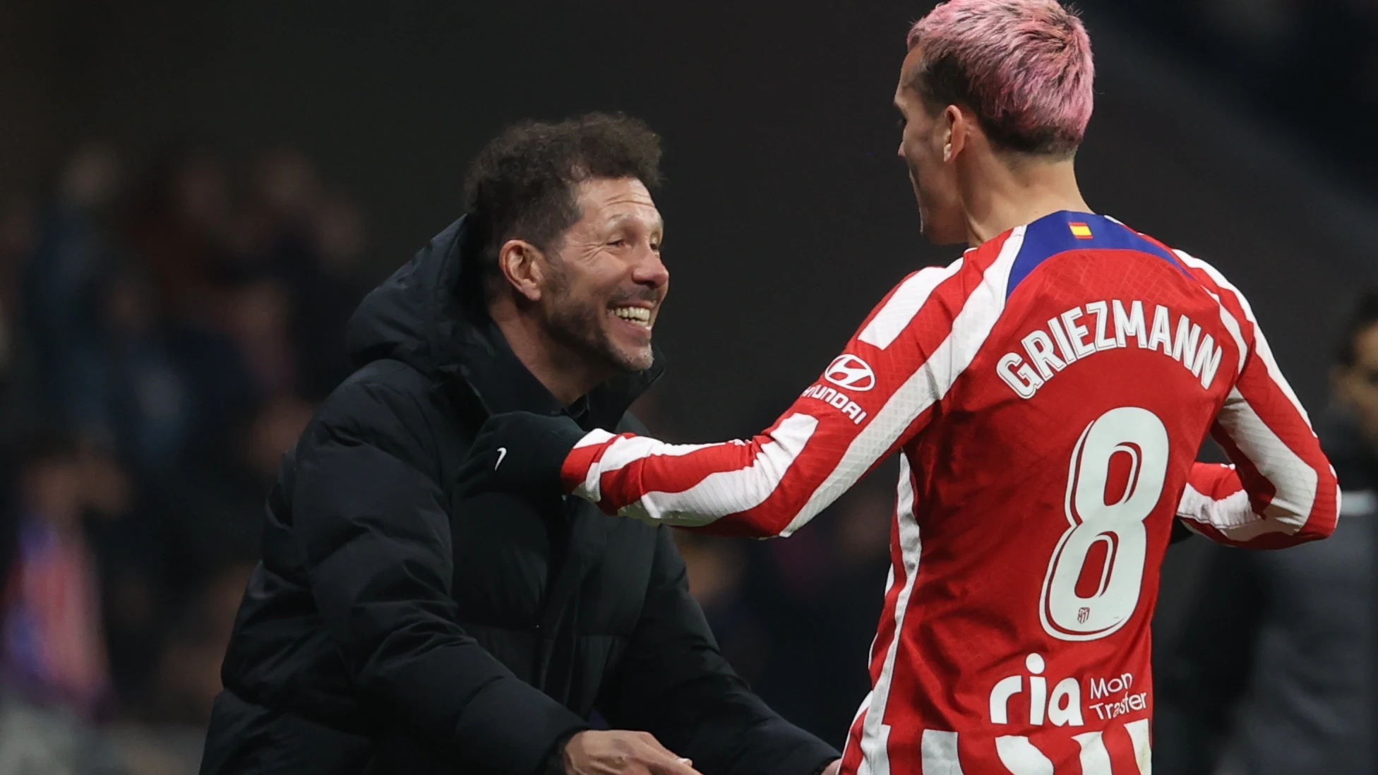 Griezmann celebra un gol con Simeone