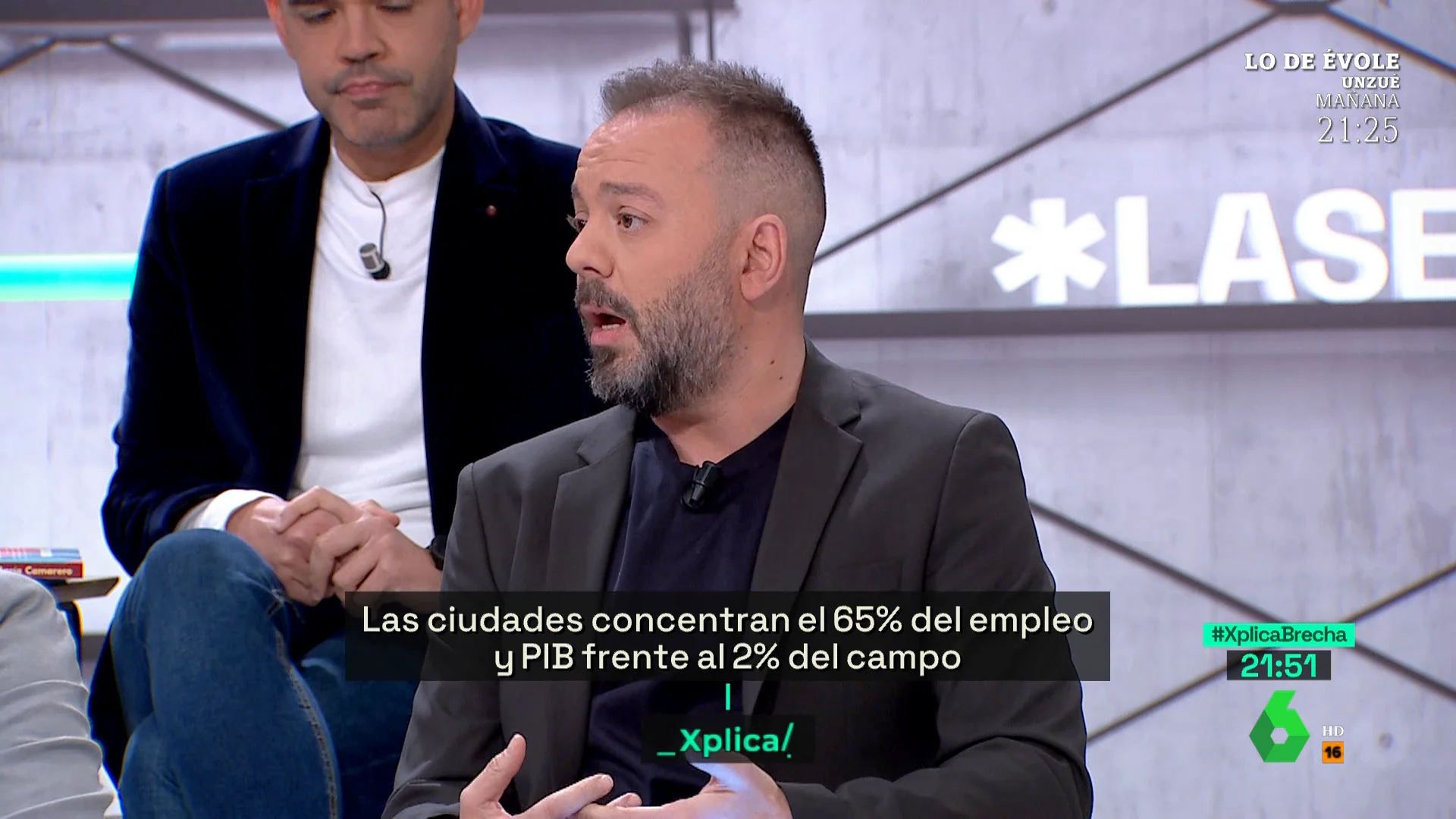 La reflexión de Antonio Maestre sobre las "capas" de la precariedad: "Las desigualdades son como una cebolla"