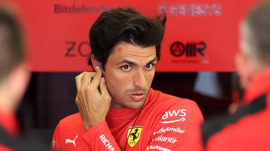 Carlos Sainz, en el box de Ferrari Carlos Sainz, en el box de Ferrari
