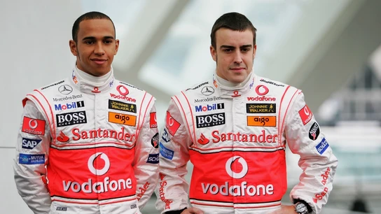 Lewis Hamilton y Fernando Alonso en McLaren en 2007 Lewis Hamilton y Fernando Alonso en McLaren en 2007